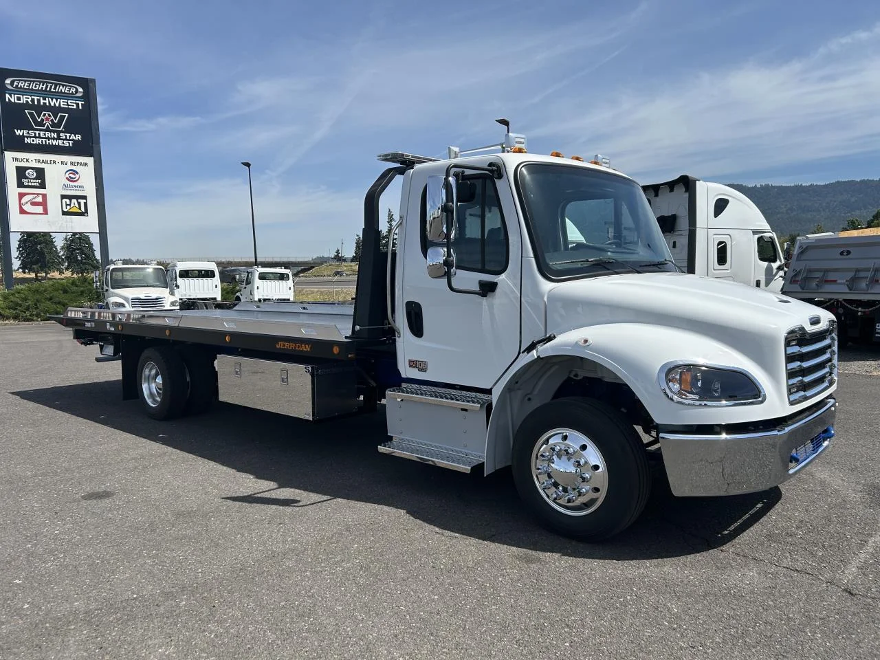 2025 Freightliner M2 106 in Pacific, WA