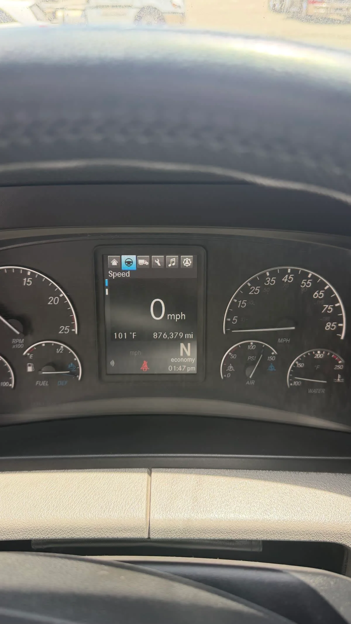 2023 Freightliner Cascadia in Pomona, CA — photo 10