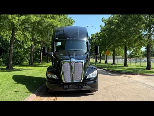 2023 Kenworth T680 in Dallas, TX — photo 18
