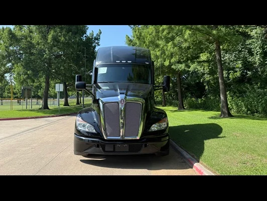 2023 Kenworth T680 in Dallas, TX — photo 14