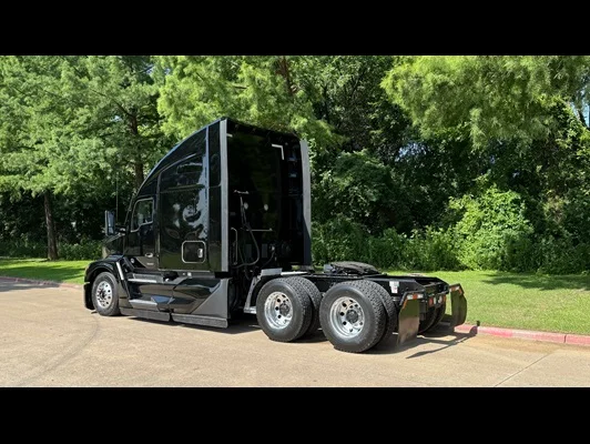 2023 Kenworth T680 in Dallas, TX — photo 21