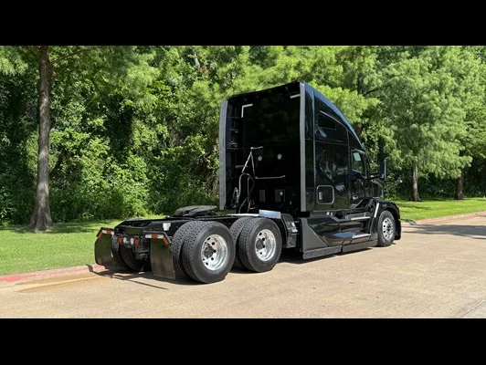 2023 Kenworth T680 in Dallas, TX — photo 17