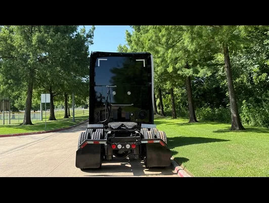 2023 Kenworth T680 in Dallas, TX — photo 22