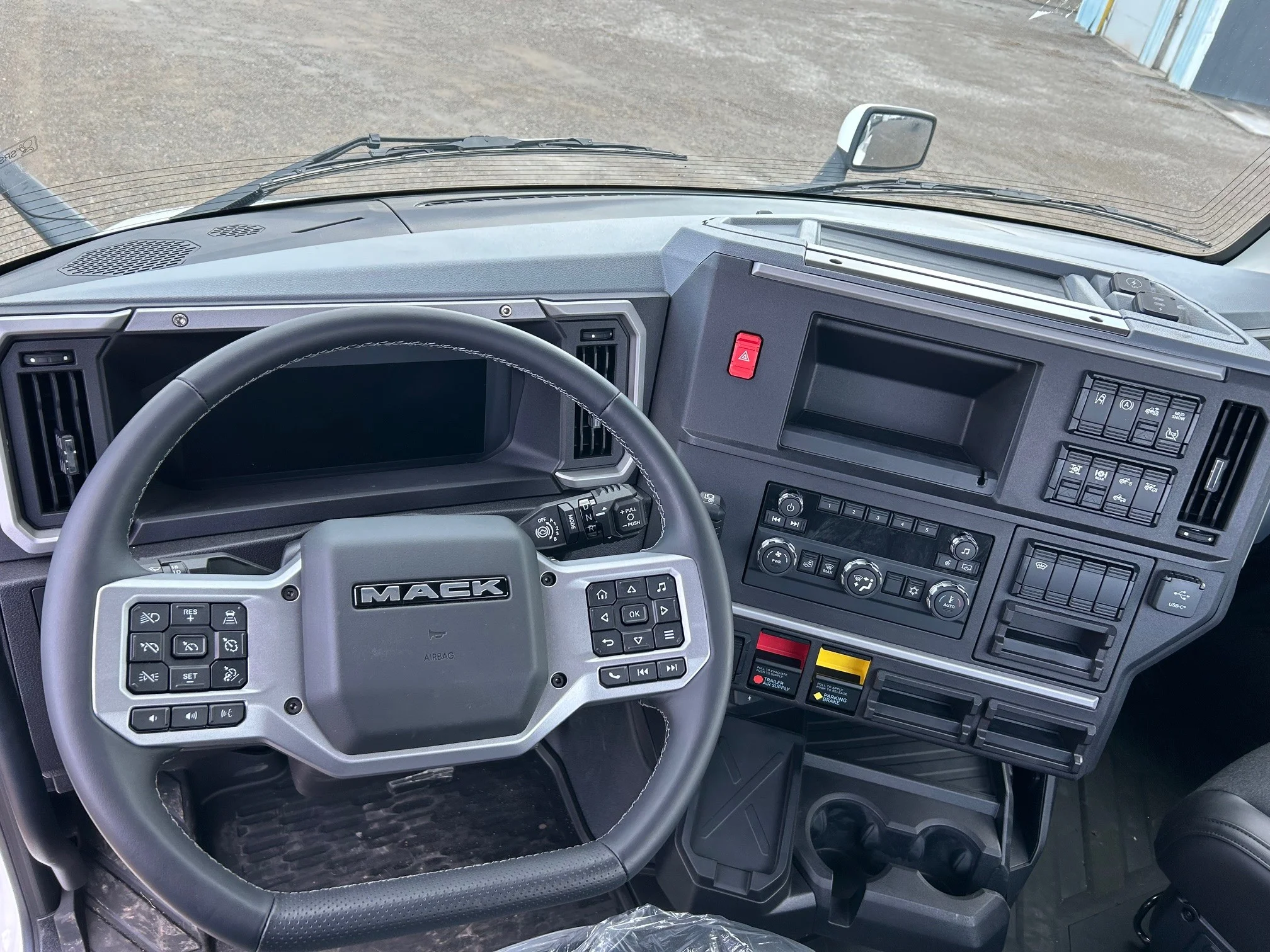 2026 Mack Pinnacle in Missoula, MT — photo 9