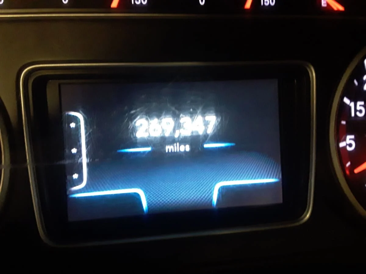 2019 International LT - image 9