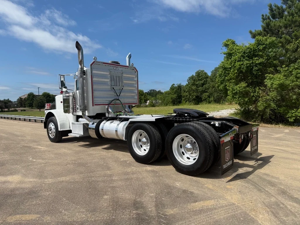 2022 Peterbilt in Jackson, MS — photo 5