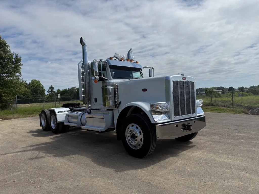 2022 Peterbilt in Jackson, MS — photo 2
