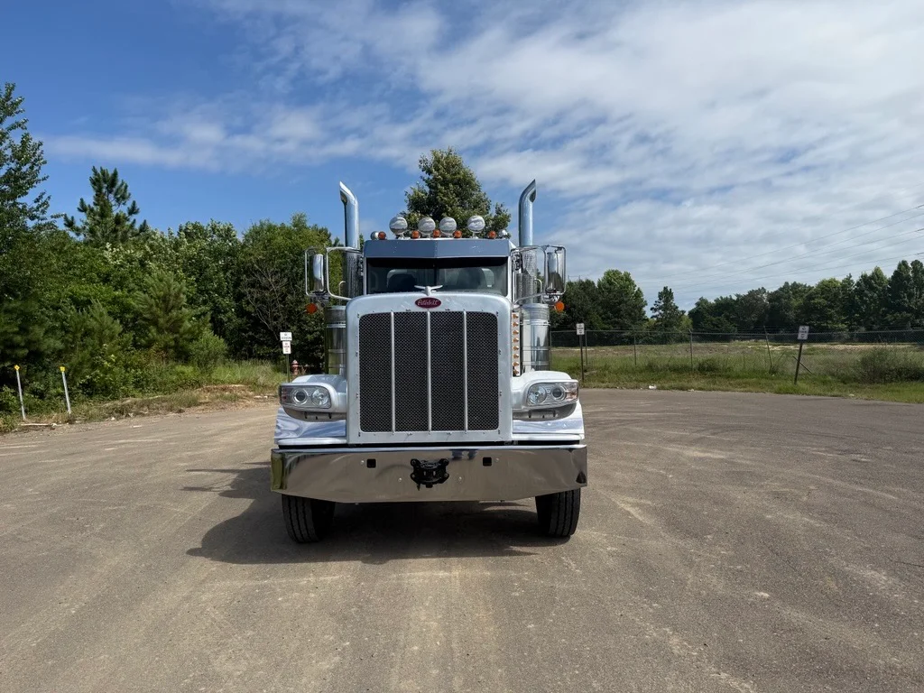 2022 Peterbilt in Jackson, MS — photo 4