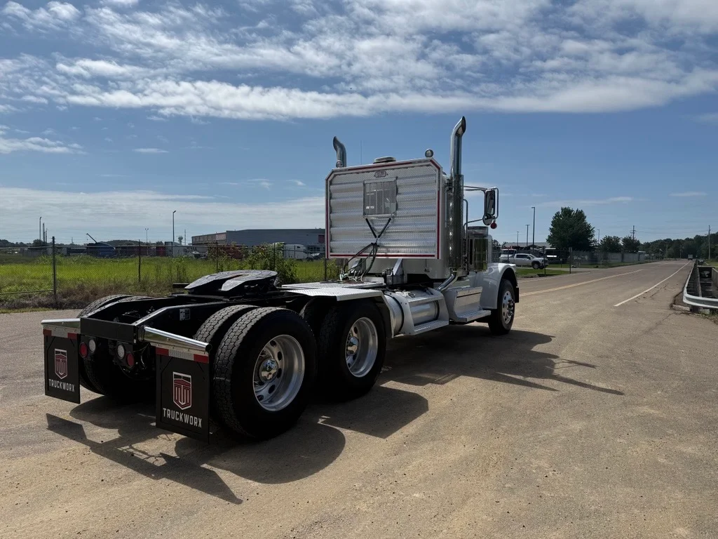 2022 Peterbilt in Jackson, MS — photo 7