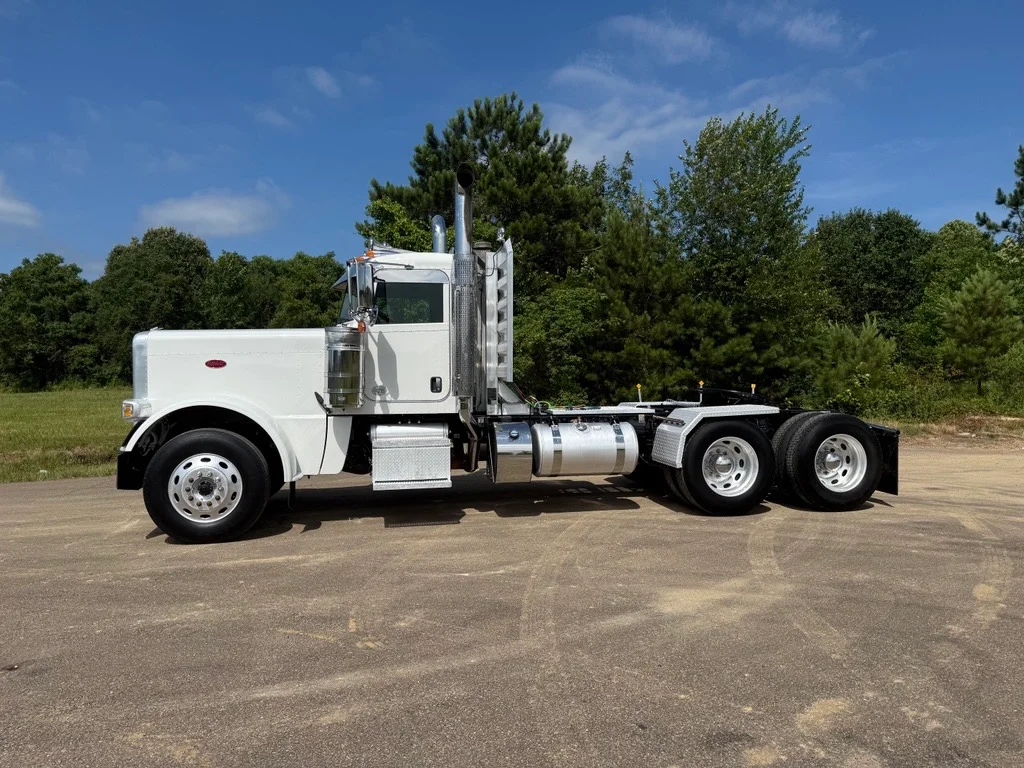 2022 Peterbilt in Jackson, MS — photo 3