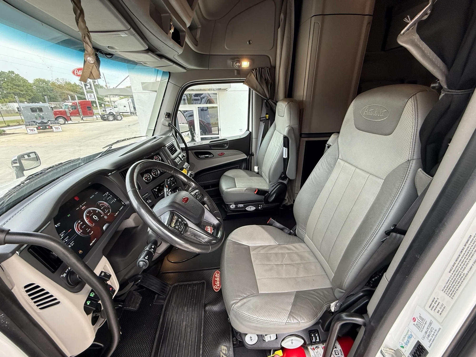 2023 Peterbilt 579 - image 11