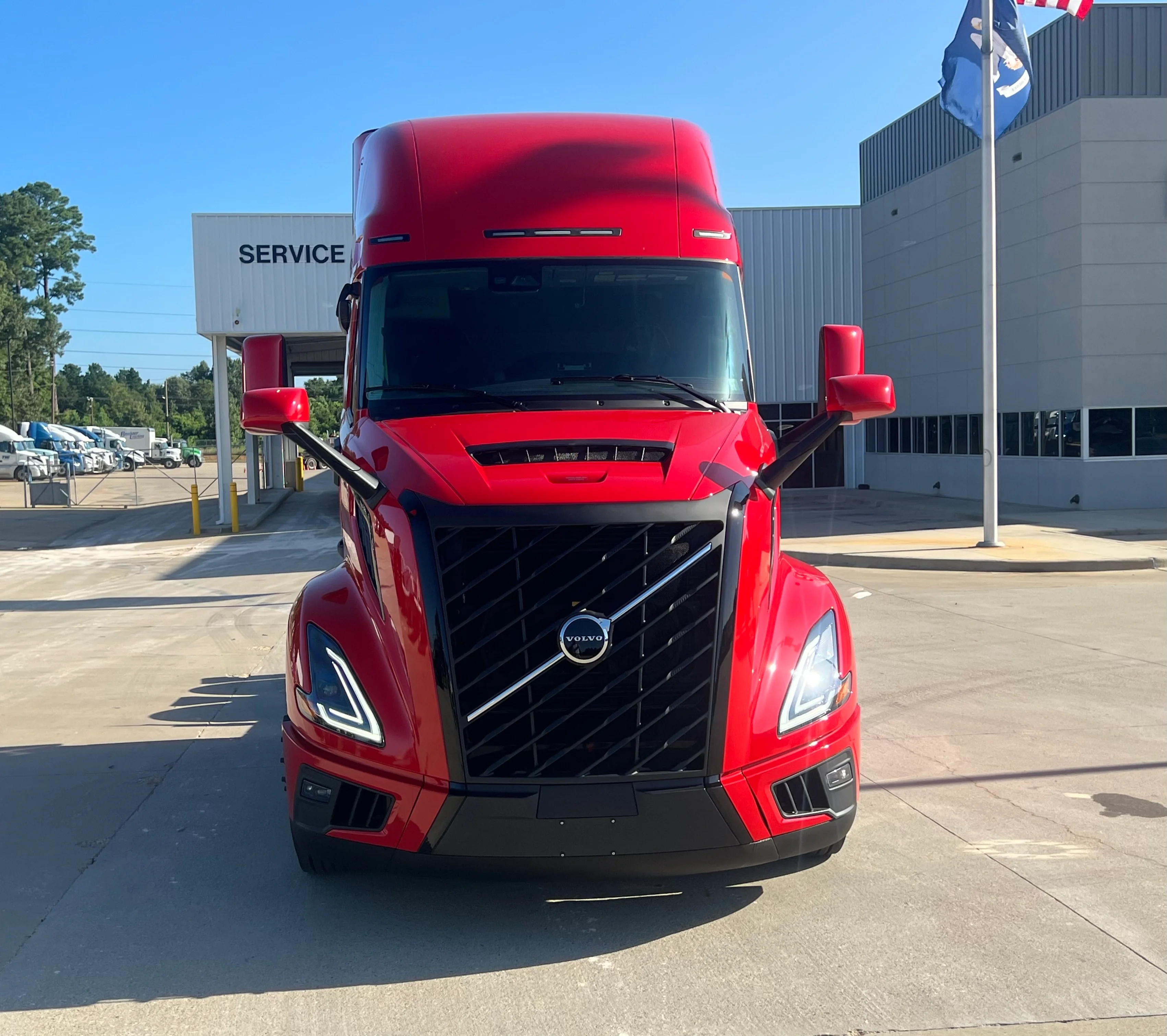 2026 Volvo VNL 660 in Shreveport, LA — photo 2
