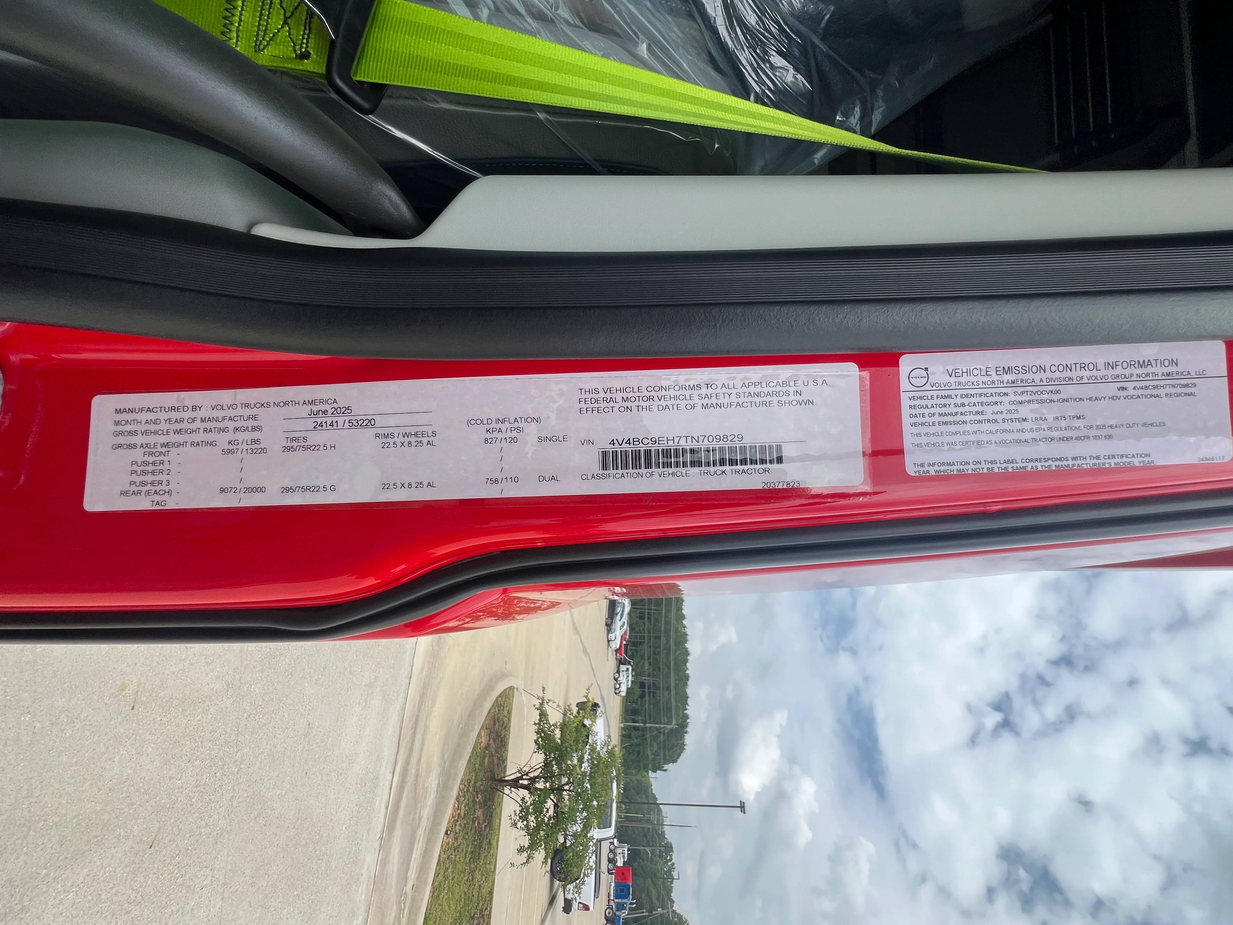 2026 Volvo VNL 660 in Shreveport, LA — photo 10