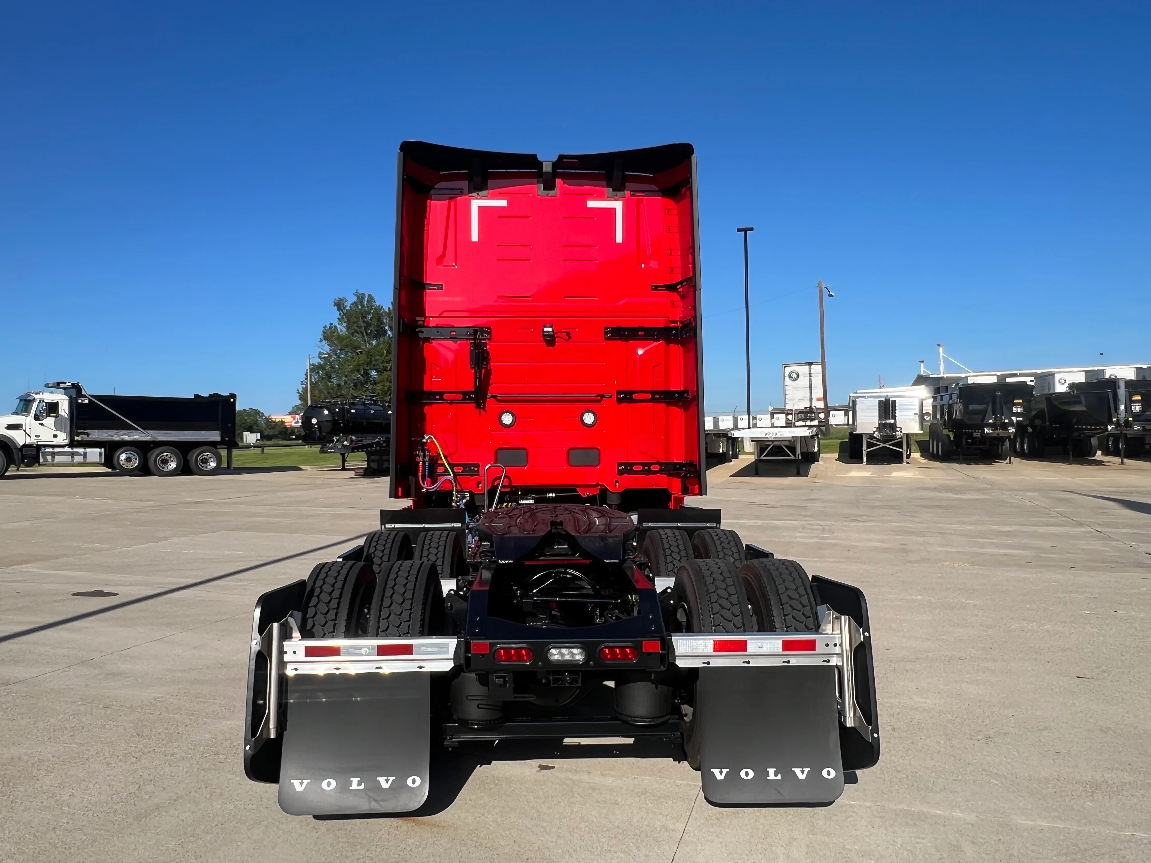 2026 Volvo VNL 660 in Shreveport, LA — photo 5