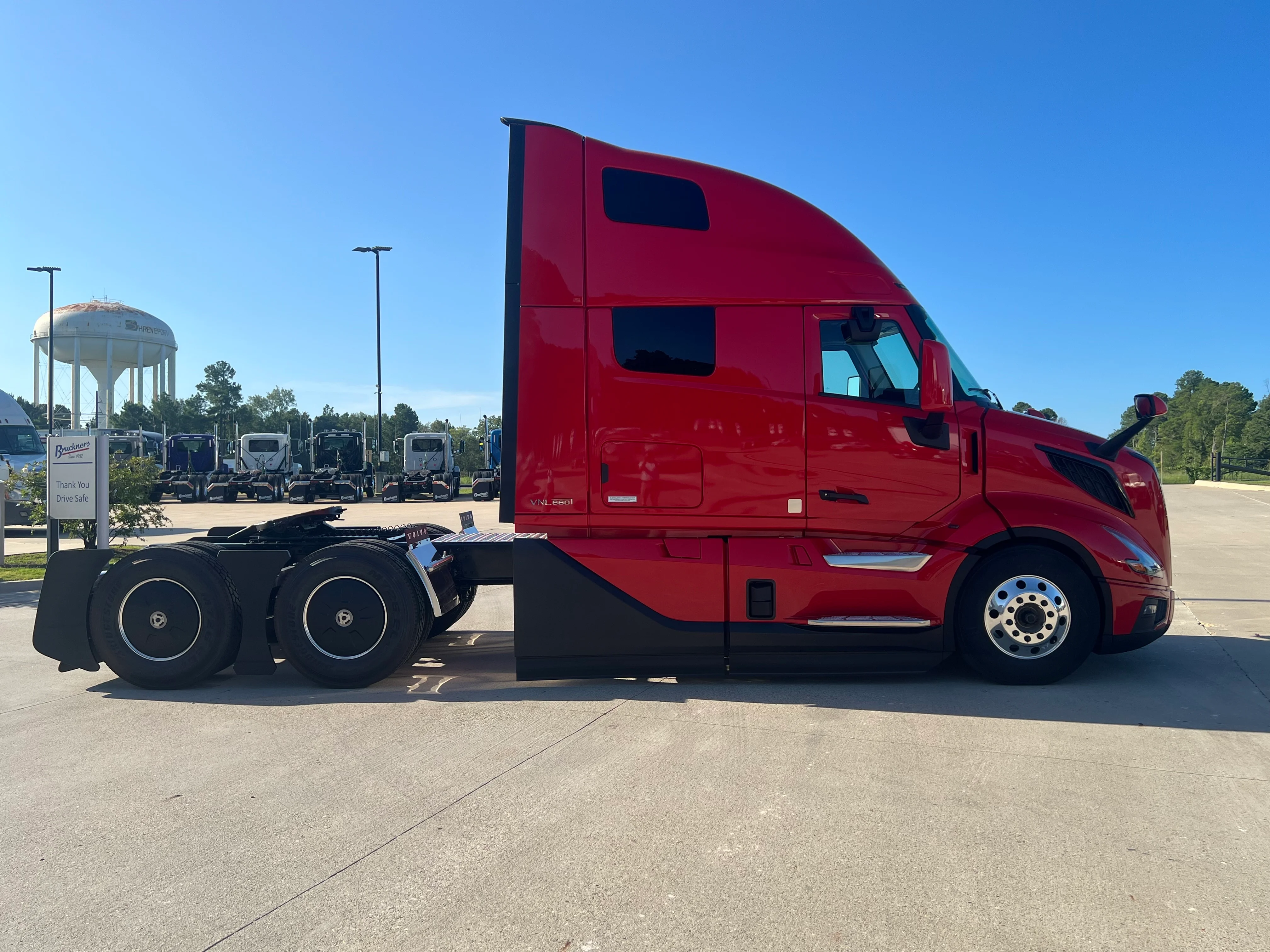 2026 Volvo VNL 660 in Shreveport, LA — photo 4