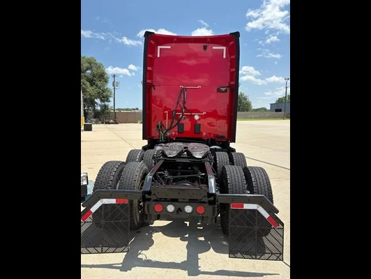 2023 Kenworth T680 in Leawood, KS — photo 8