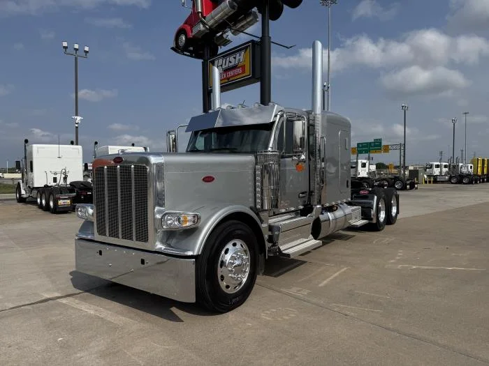2027 Peterbilt 589 in Houston, TX — photo 2