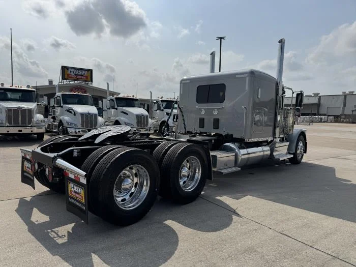 2027 Peterbilt 589 in Houston, TX — photo 10