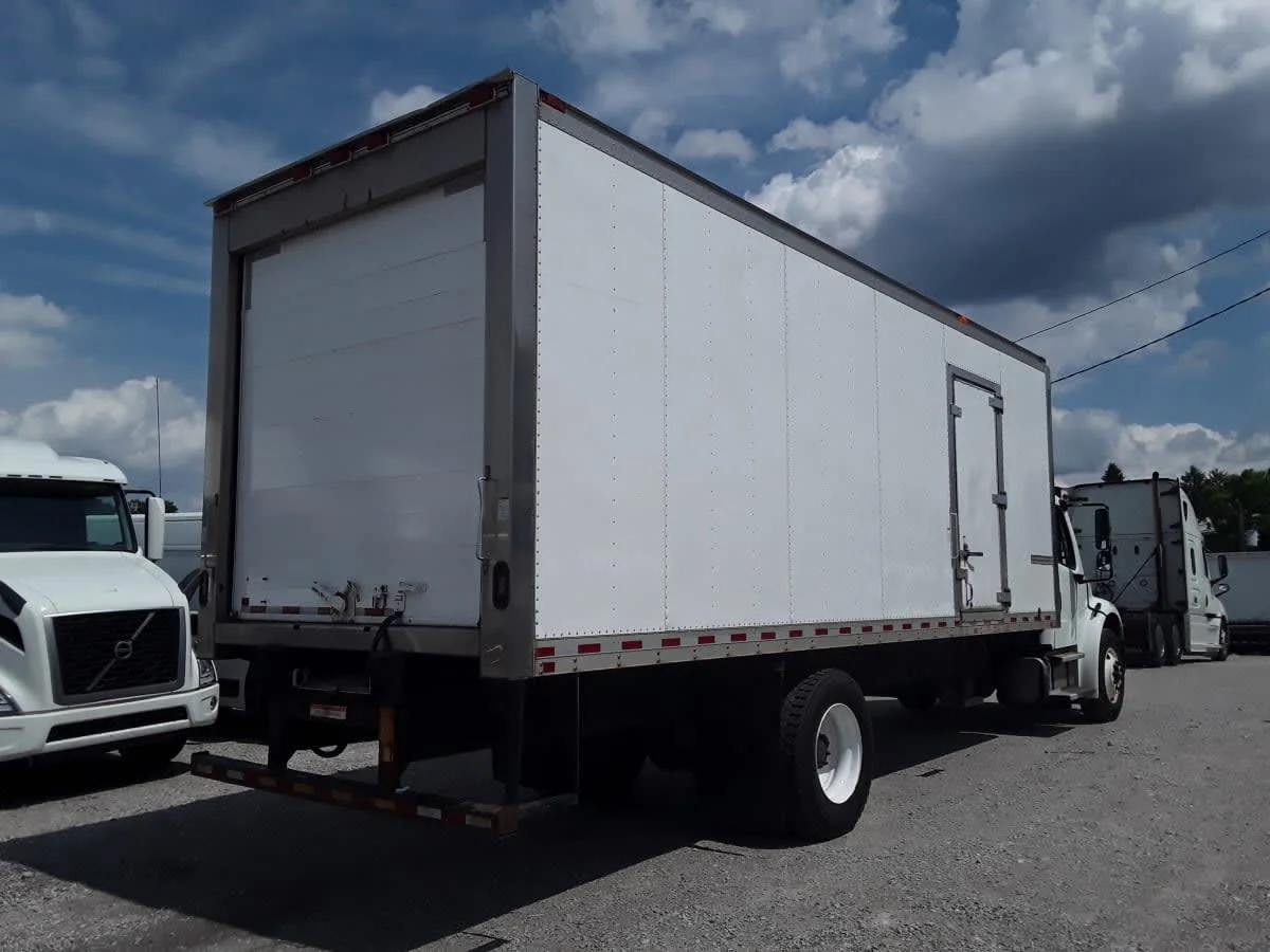 2018 Freightliner M2 106 in Pittsburgh, PA — photo 4
