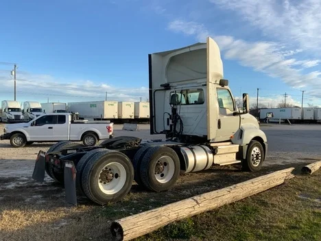 2020 International LT - image 5