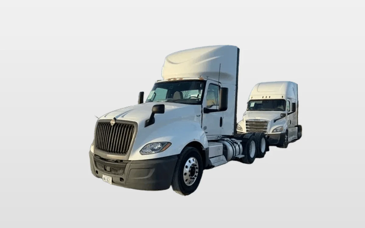 2020 International LT - image 1