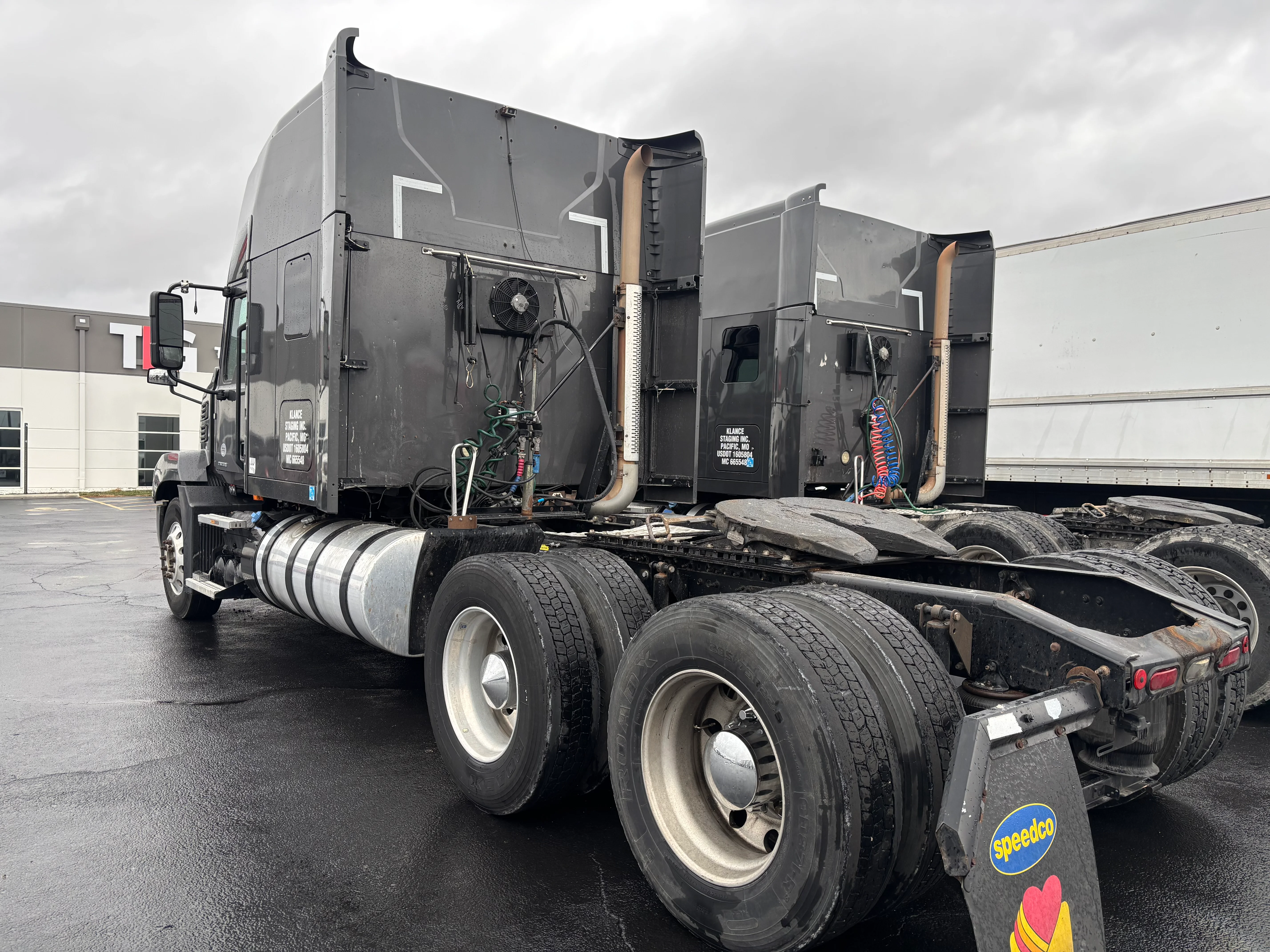 2019 Mack Anthem - image 3