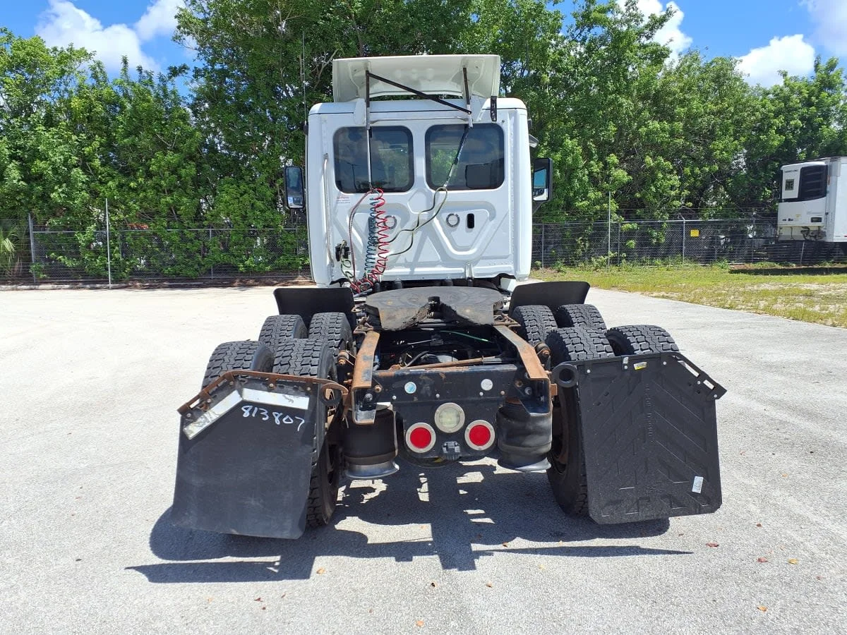 2019 Freightliner Cascadia in Davie, FL — photo 5