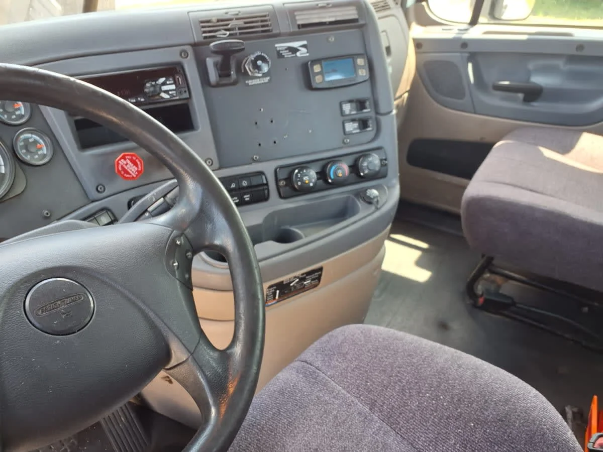 2019 Freightliner Cascadia in Davie, FL — photo 7