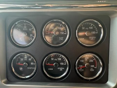 2027 Peterbilt 589 - image 10