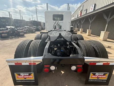 2027 Peterbilt 589 - image 5