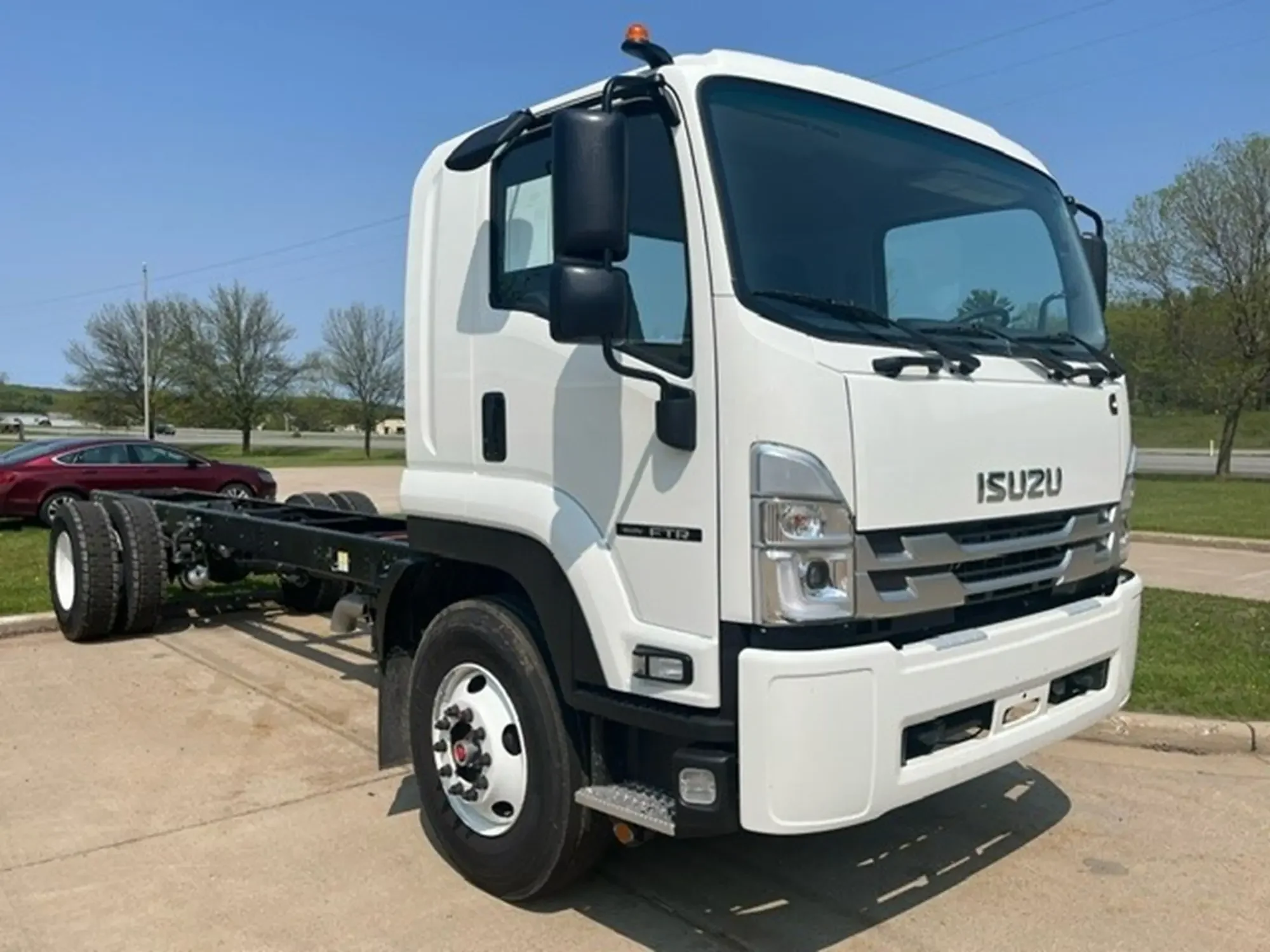 2025 Isuzu FTR - image 2