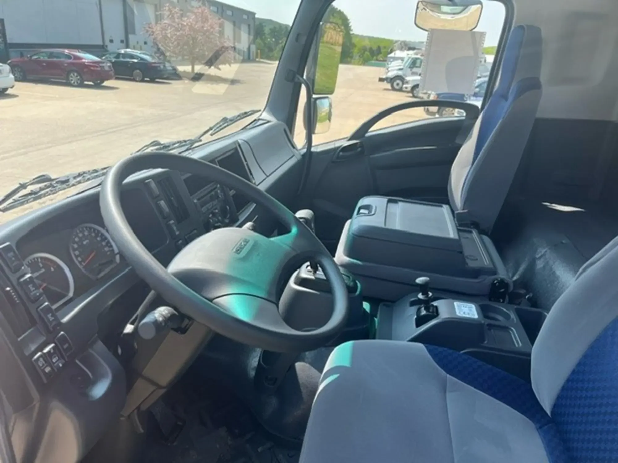 2025 Isuzu FTR - image 7