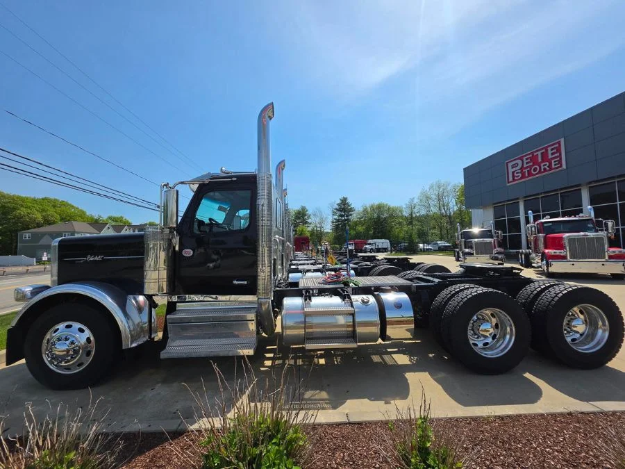 2027 Peterbilt 589 in Johnston, RI — photo 7
