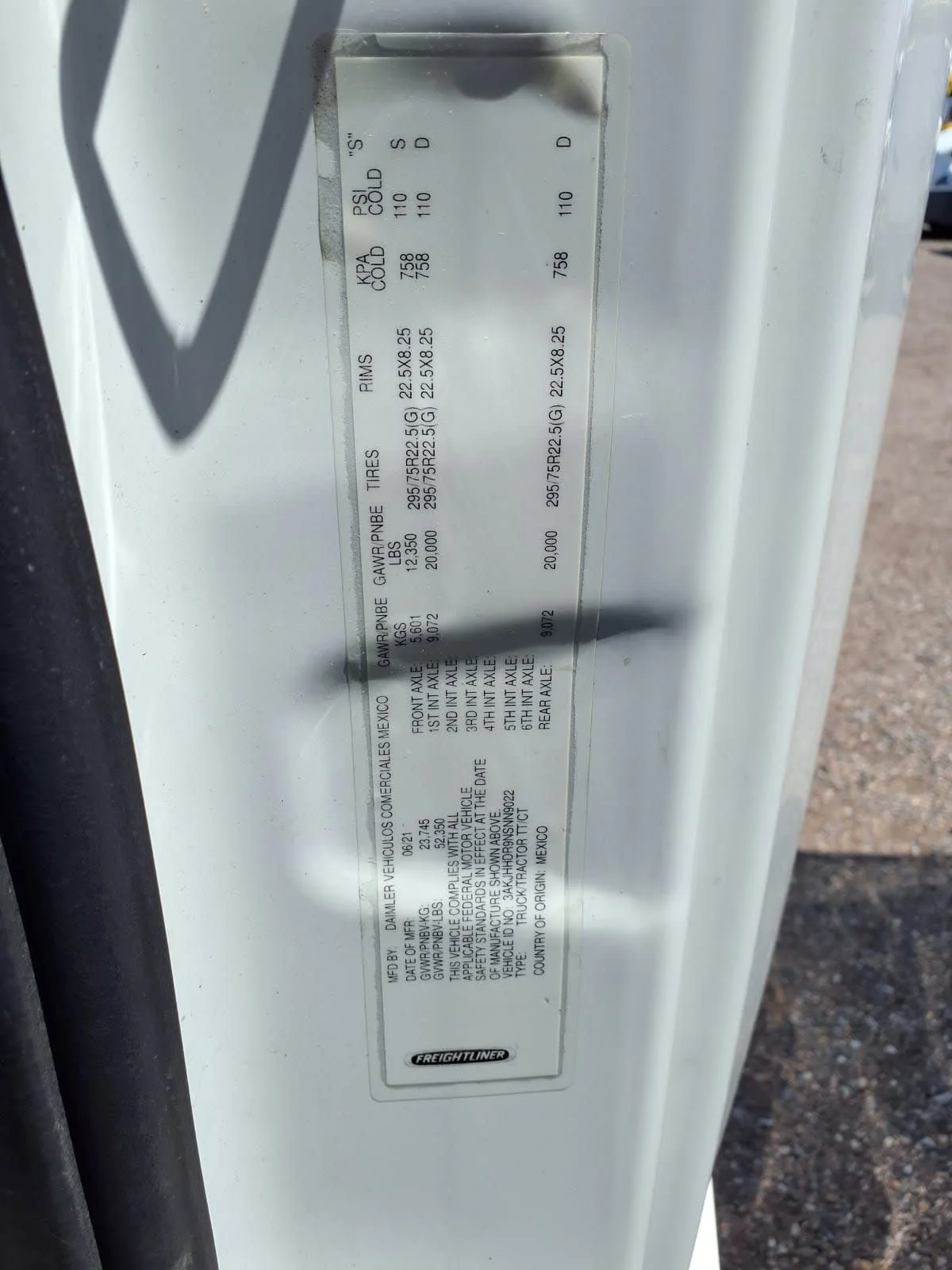 2022 Freightliner Cascadia in Commerce City, CO — photo 14