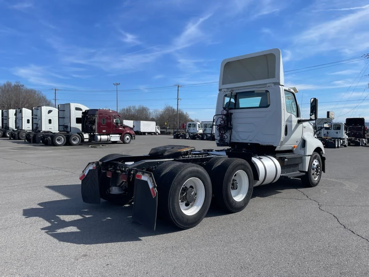 2019 International LT in North Little Rock, AR — photo 4