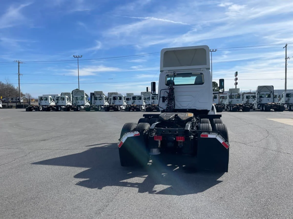 2019 International LT in North Little Rock, AR — photo 5