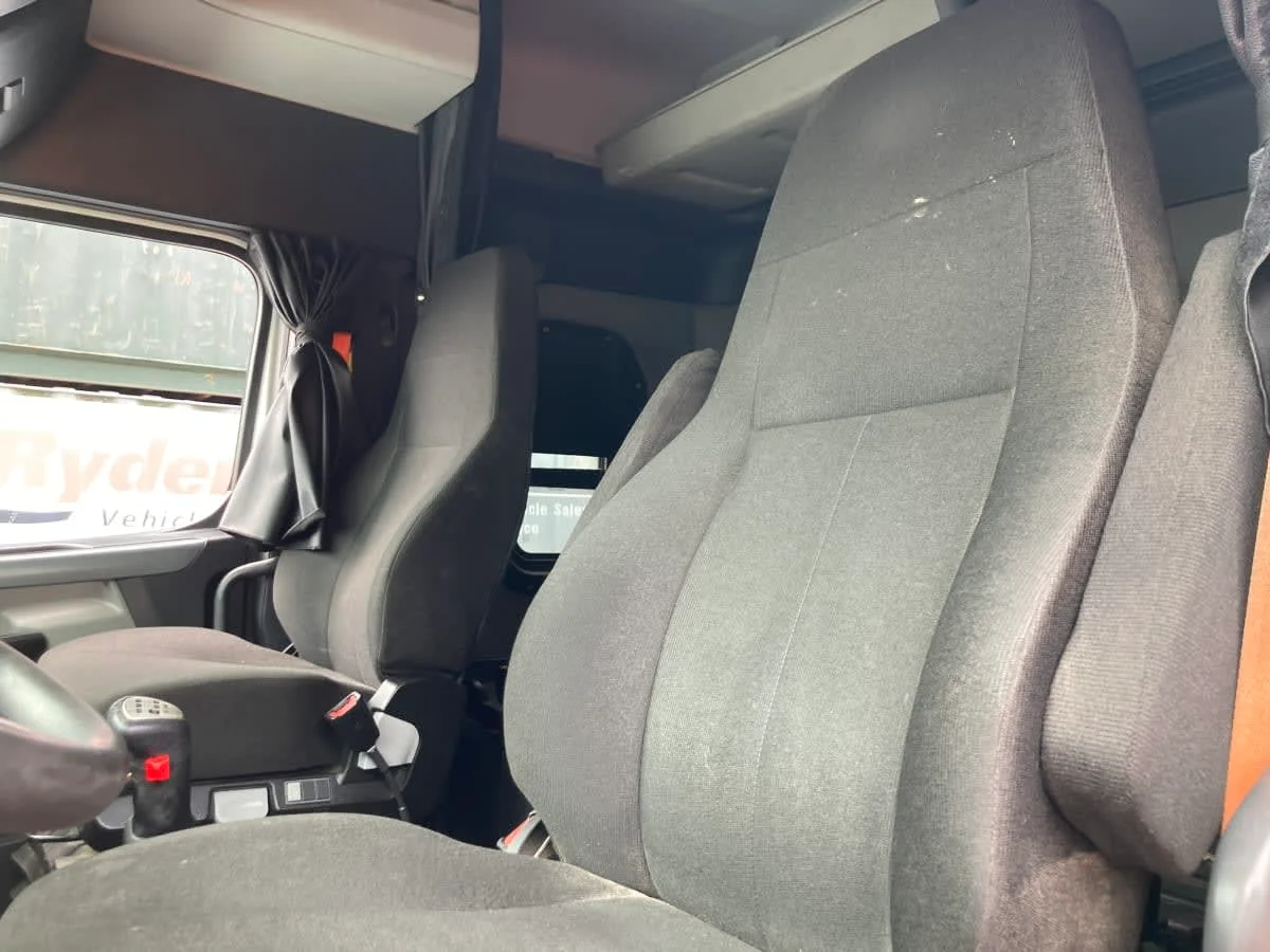 2020 Freightliner Cascadia in Springfield, MA — photo 11