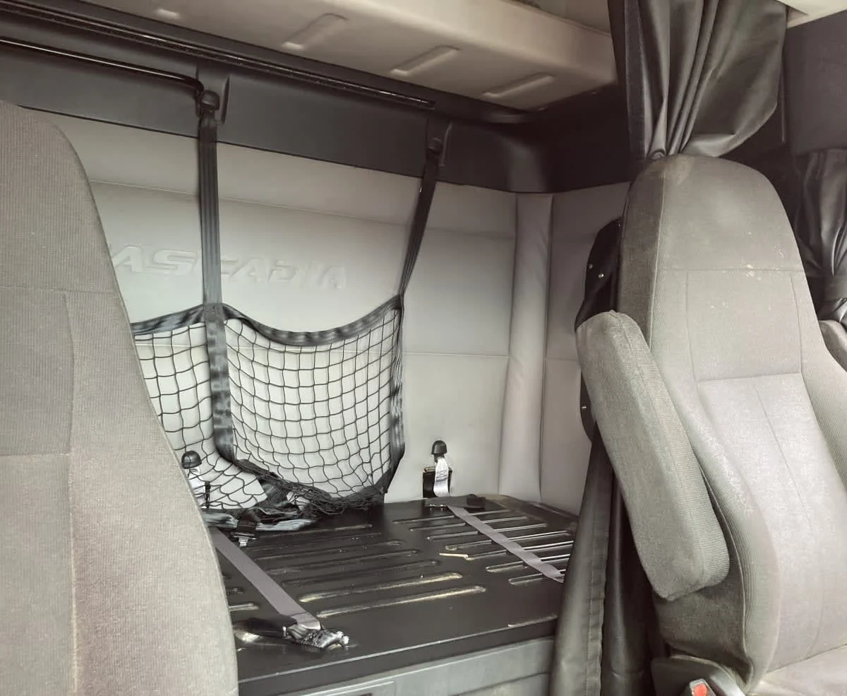 2020 Freightliner Cascadia in Springfield, MA — photo 14