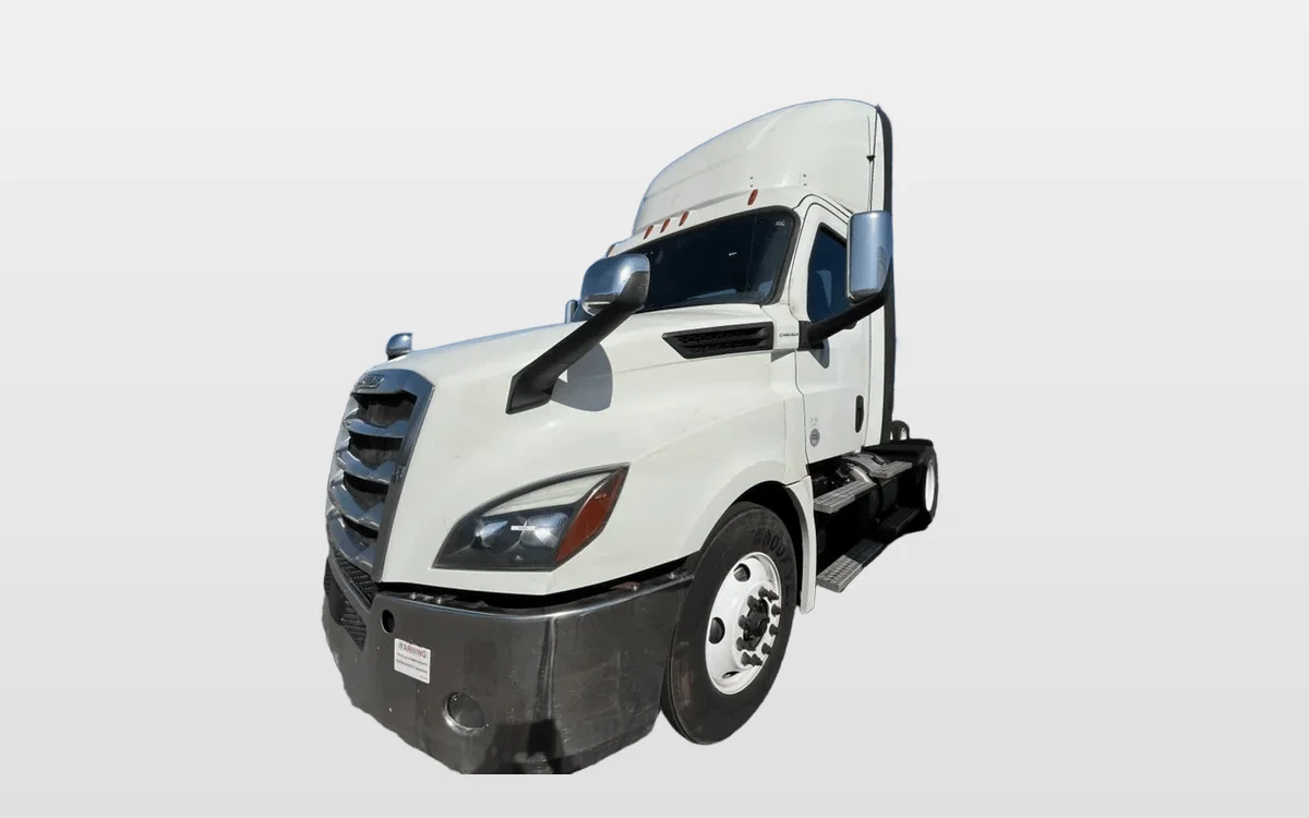 2019 Freightliner Cascadia - image 1
