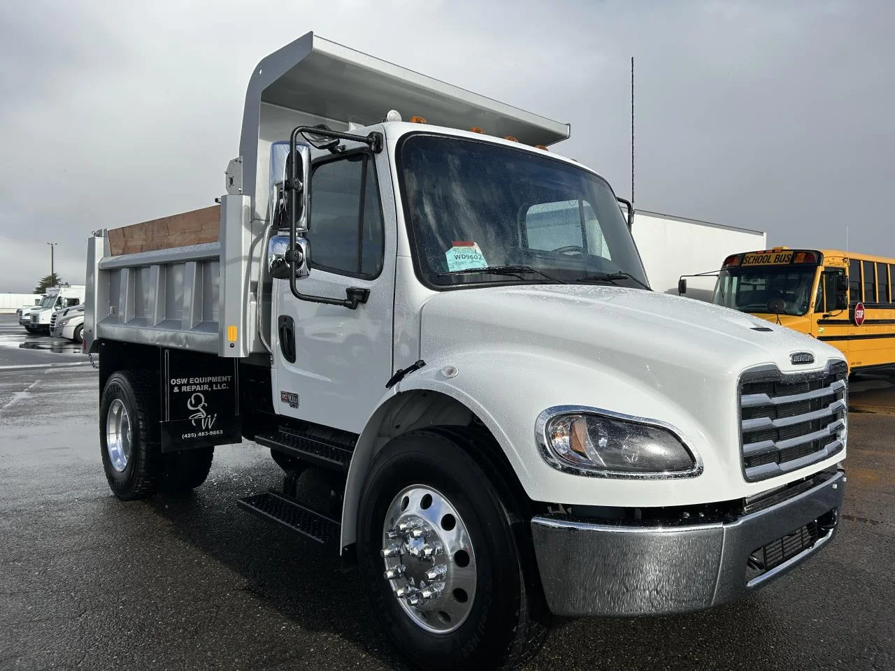 2025 Freightliner M2 106 - image 4