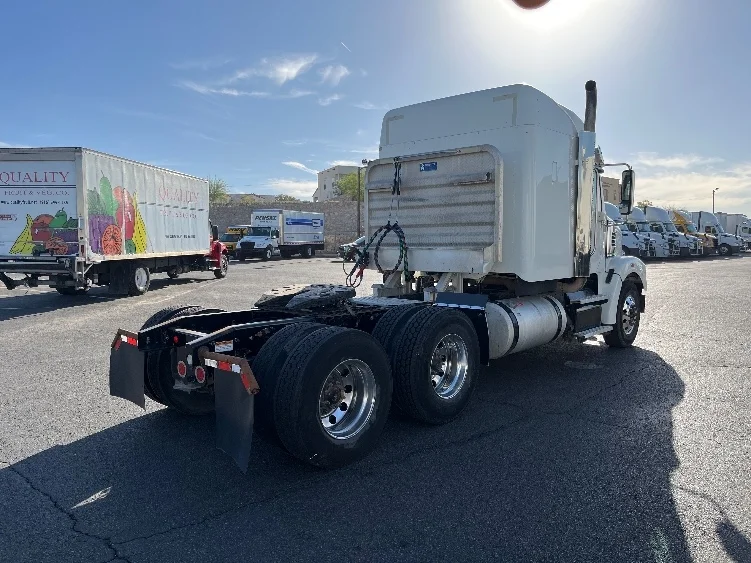 2019 Freightliner in Phoenix, AZ — photo 7