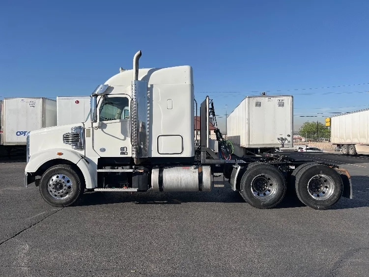 2019 Freightliner in Phoenix, AZ — photo 4