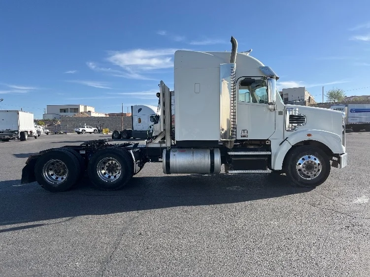 2019 Freightliner in Phoenix, AZ — photo 8