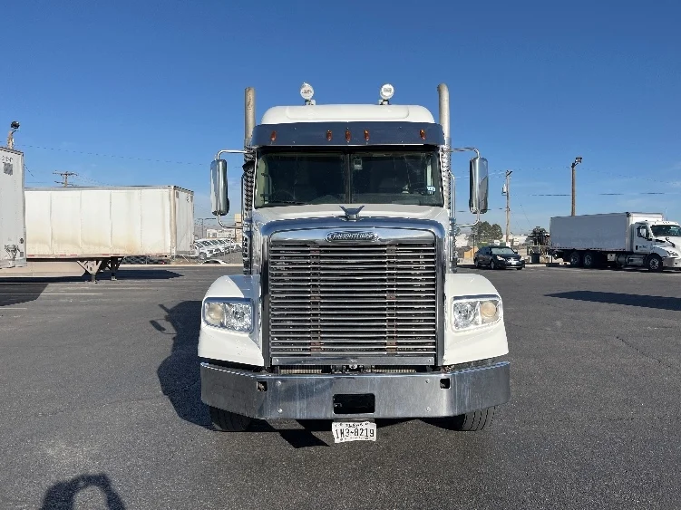 2019 Freightliner in Phoenix, AZ — photo 2