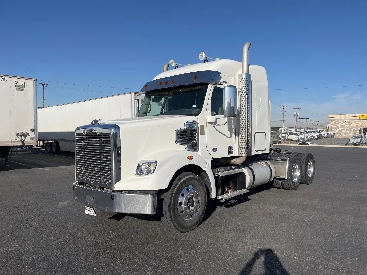 2019 Freightliner in Phoenix, AZ — photo 3