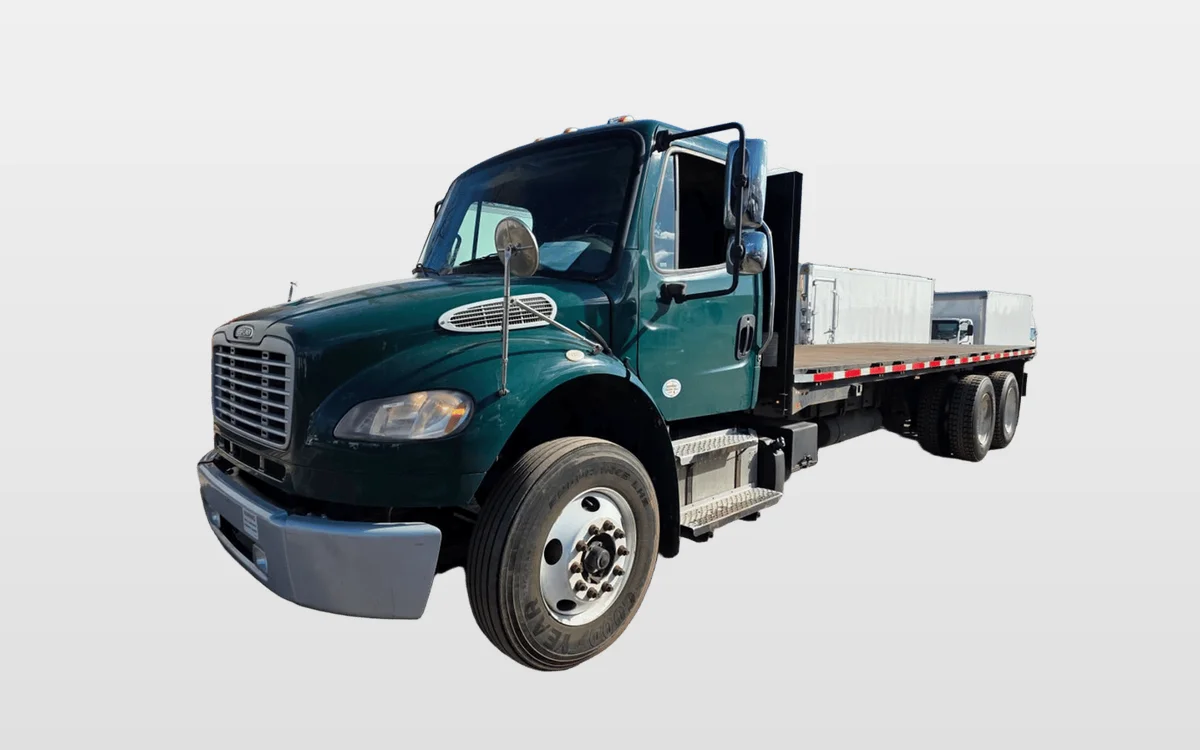 2017 Freightliner M2 106 - image 1