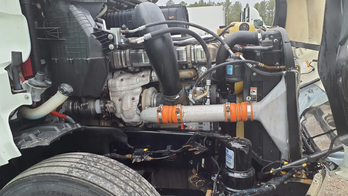 2019 Freightliner Cascadia - image 10