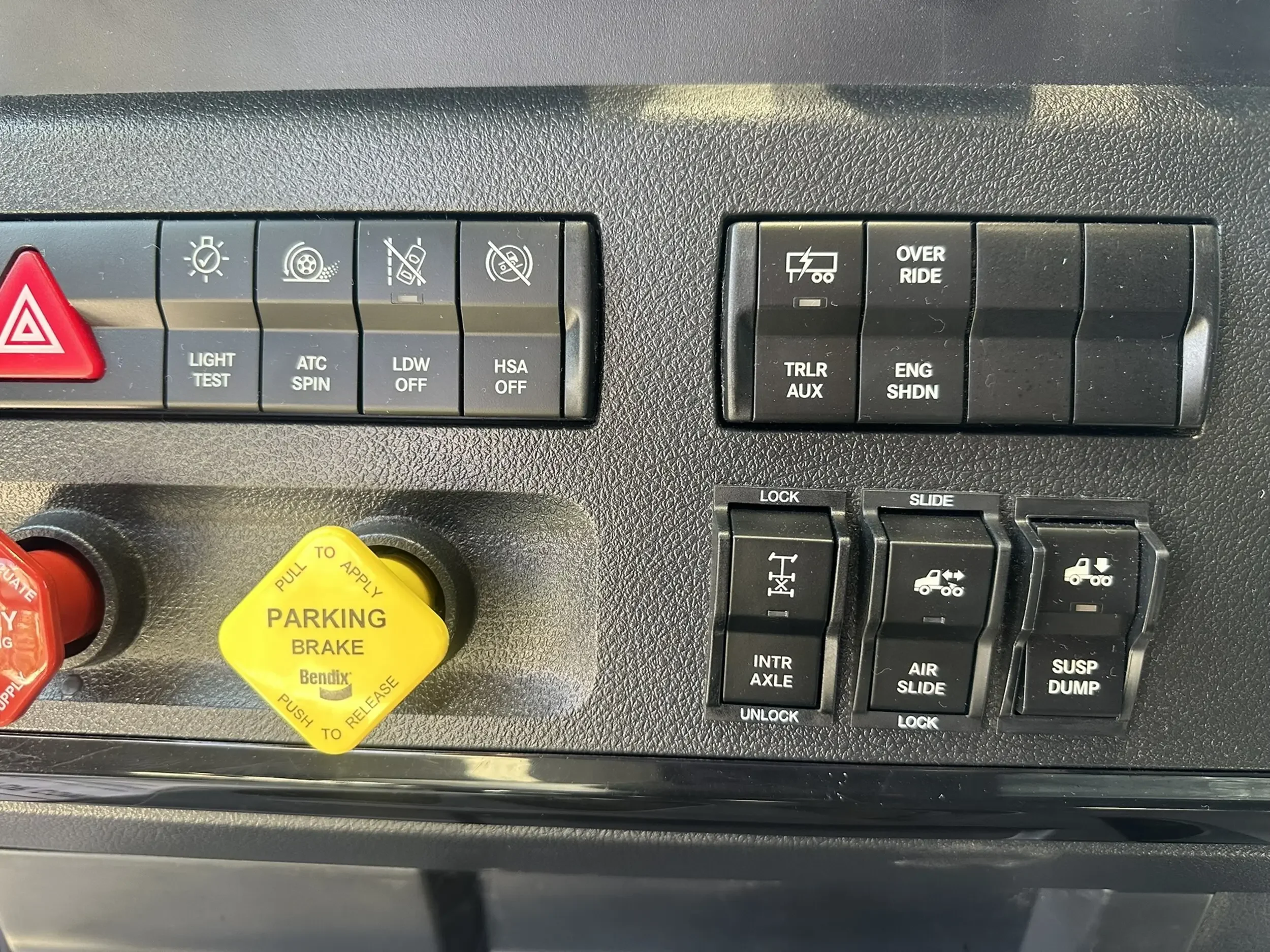 2026 Freightliner Cascadia - image 13