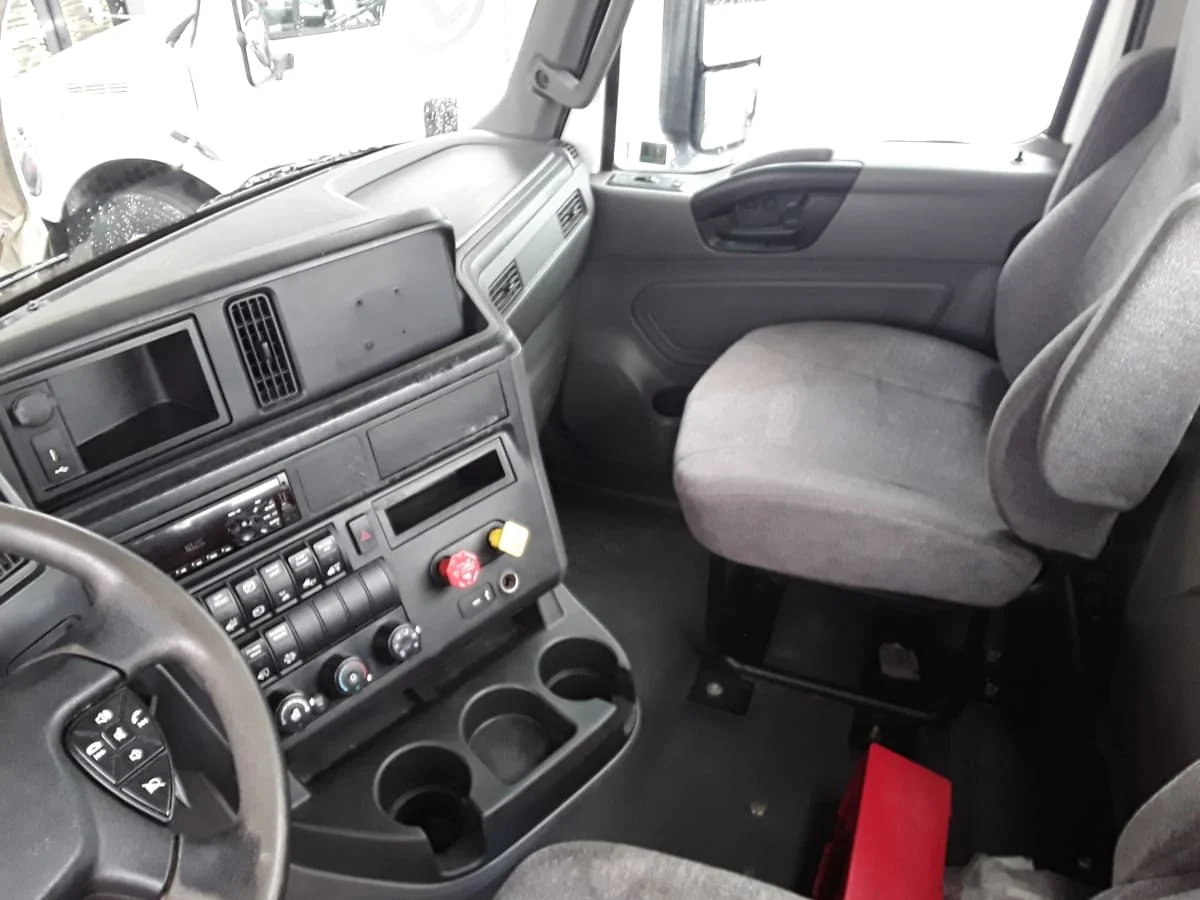 2020 International LT in Hilliard, OH — photo 7