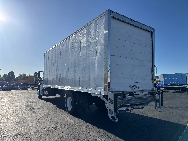 2020 Freightliner M2 106 in Phoenix, AZ — photo 6